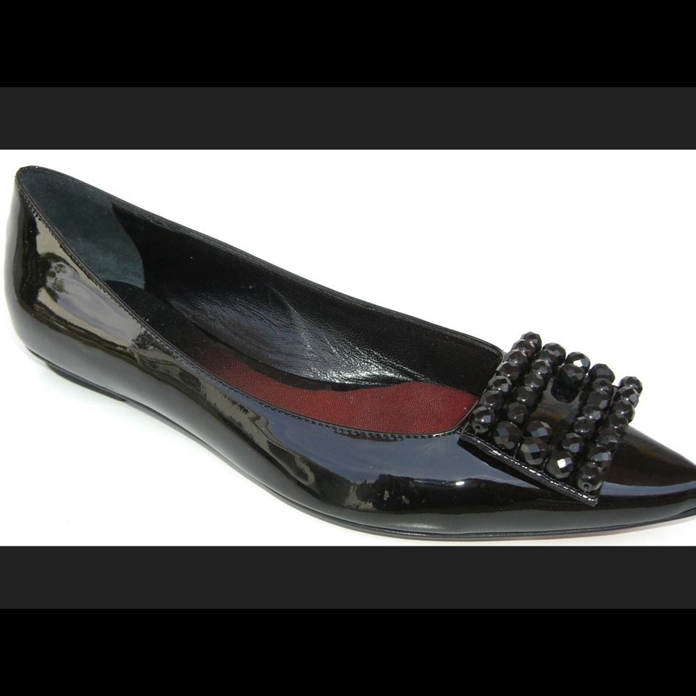 New in the Ladies leather Blk patent flats